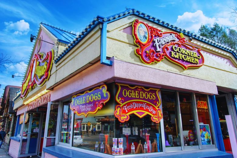 Top 7 Famous Foods in Gatlinburg